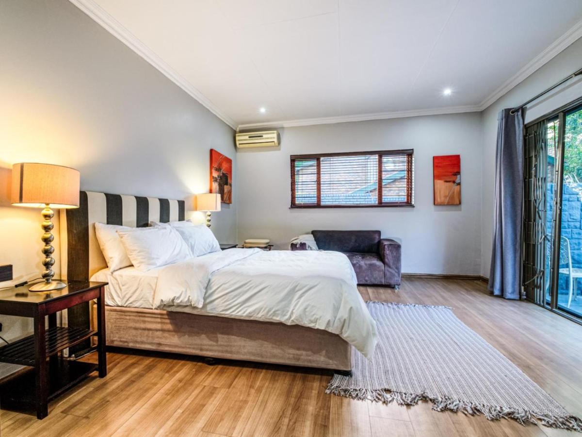 Hurlingham House Guest House 约翰内斯堡 外观 照片